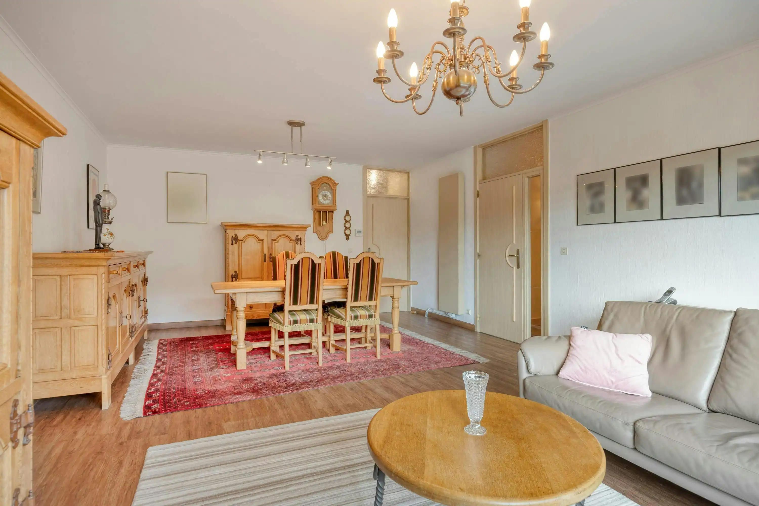Ruim appartement te koop in Bazel foto 3