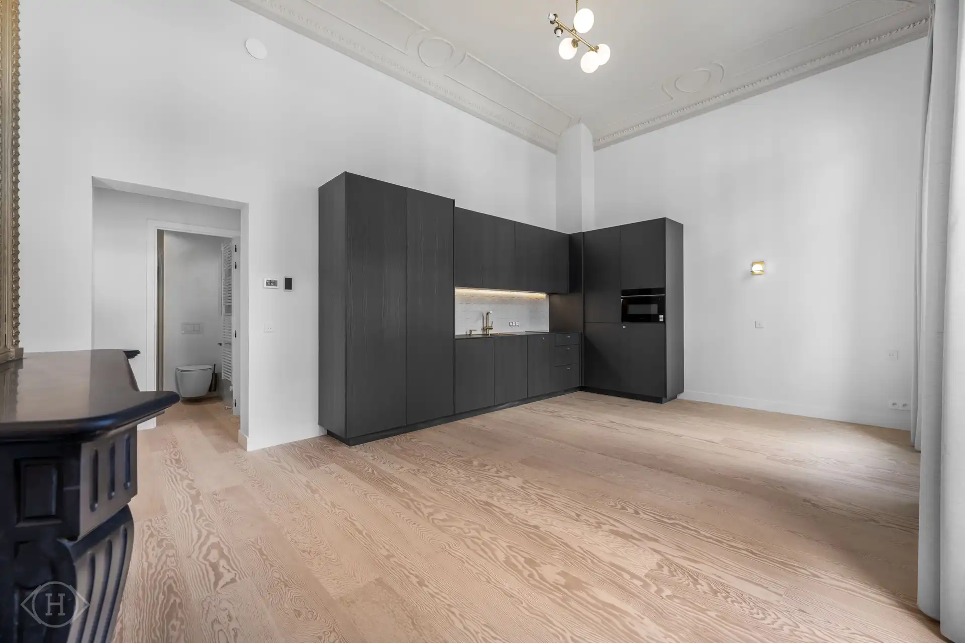 Exclusieve studio met balkon op Bondgenotenlaan foto 6