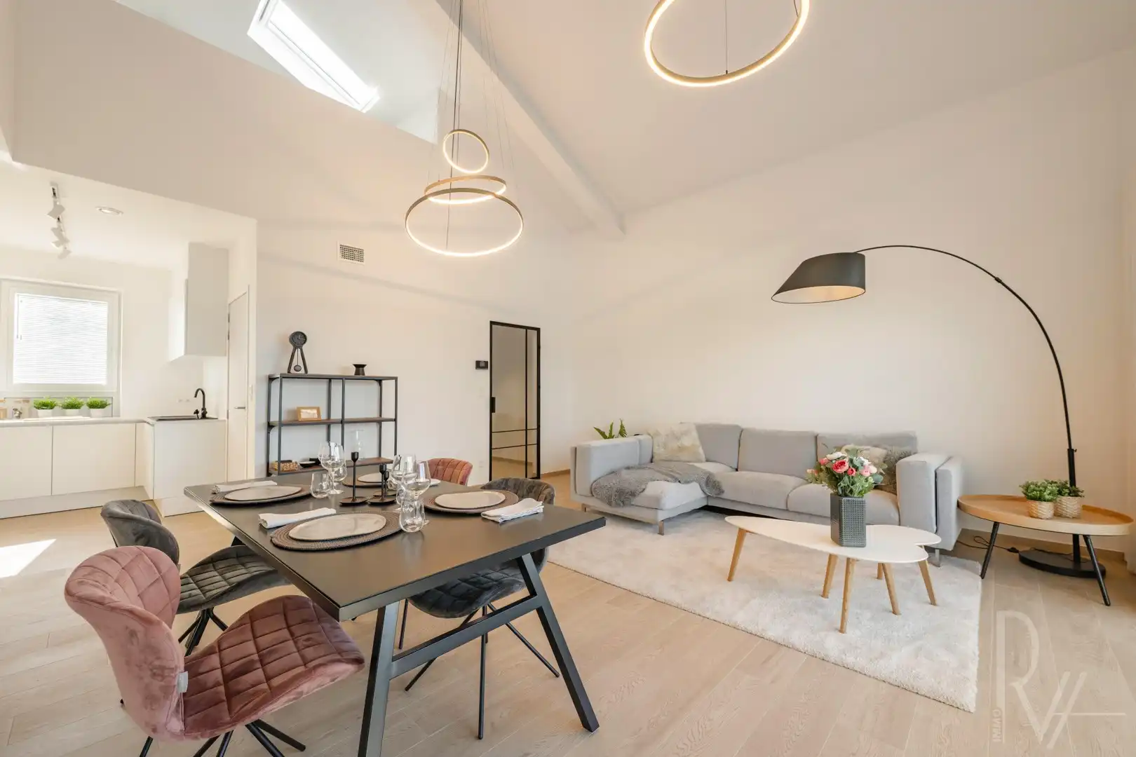 Nieuwbouwwoning foto {{pictureIndex}}