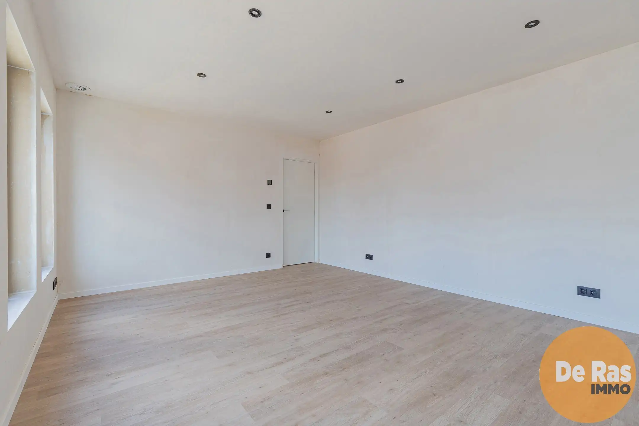 WICHELEN - Exclusief gerenoveerde woning met charme foto 14