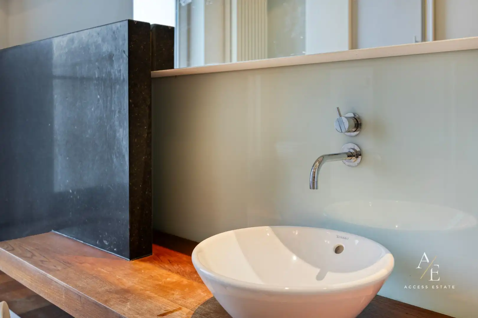 Karaktervol herenhuis met praktijkruimte en 275 m² bewoonbare oppervlakte foto 8