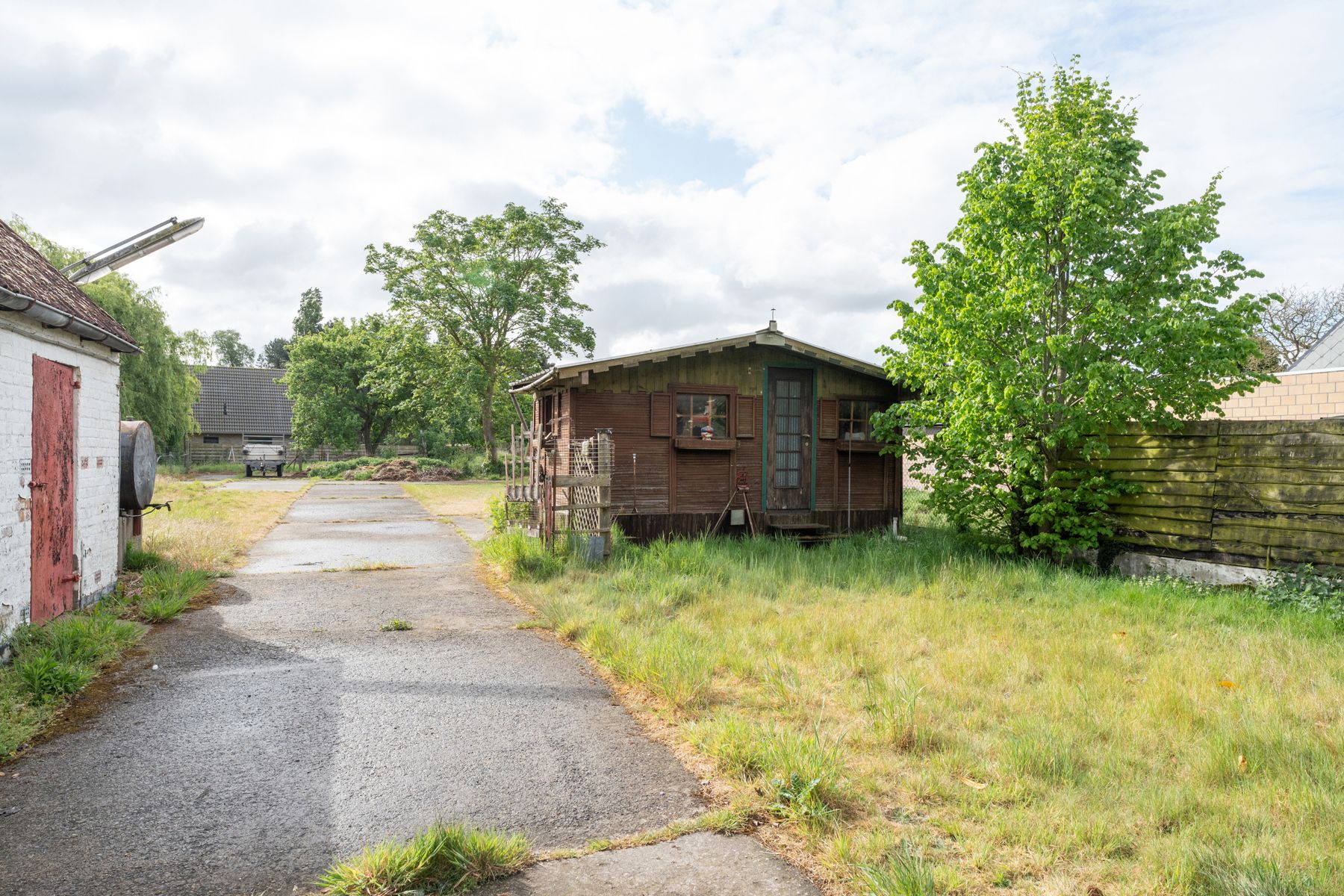 Te renoveren woning met bijgebouwen op perceel van 1697 m² foto 22