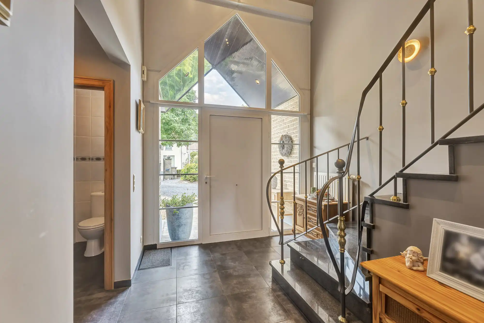 Goed onderhouden villa op groot perceel met 4 slaapkamers foto 5