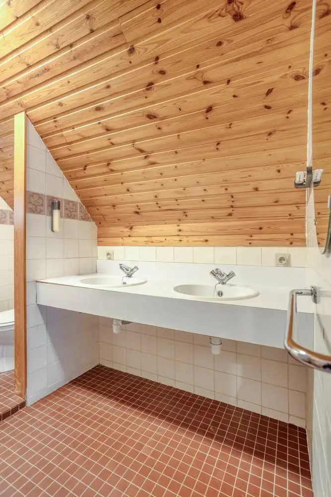 Prachtige, achterin gelegen villa op 22a15ca foto 31
