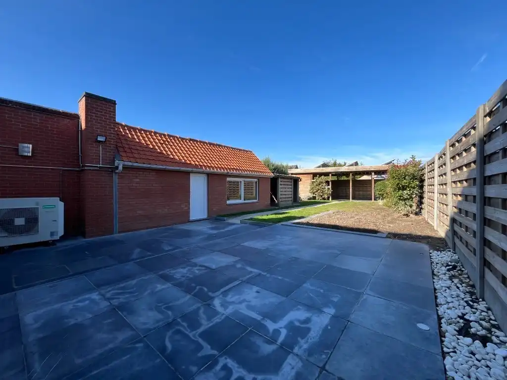 Langemark – Halfopen woning met 3 slaapkamers, tuin en carport foto 14