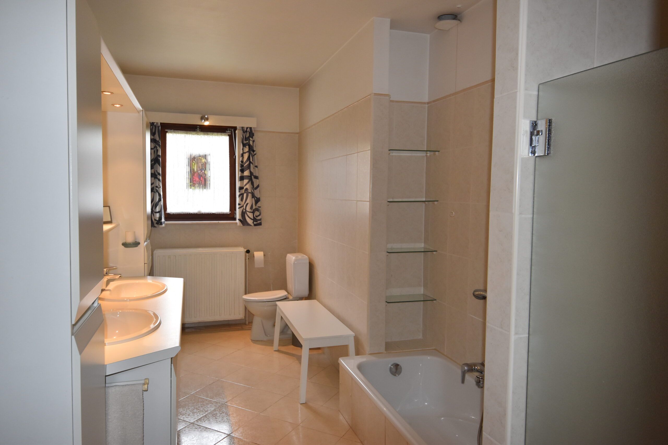 Prachtige tijdloze villa (3 slpks) met mooie tuin in Belsele. foto 27