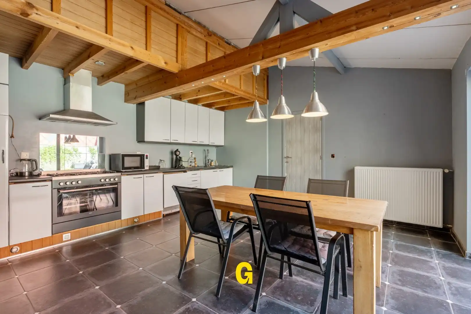Deels gerenoveerde verder af te werken woning met binnenkoer en stallingen op 12a 05ca in Kleine Spouwen foto 8