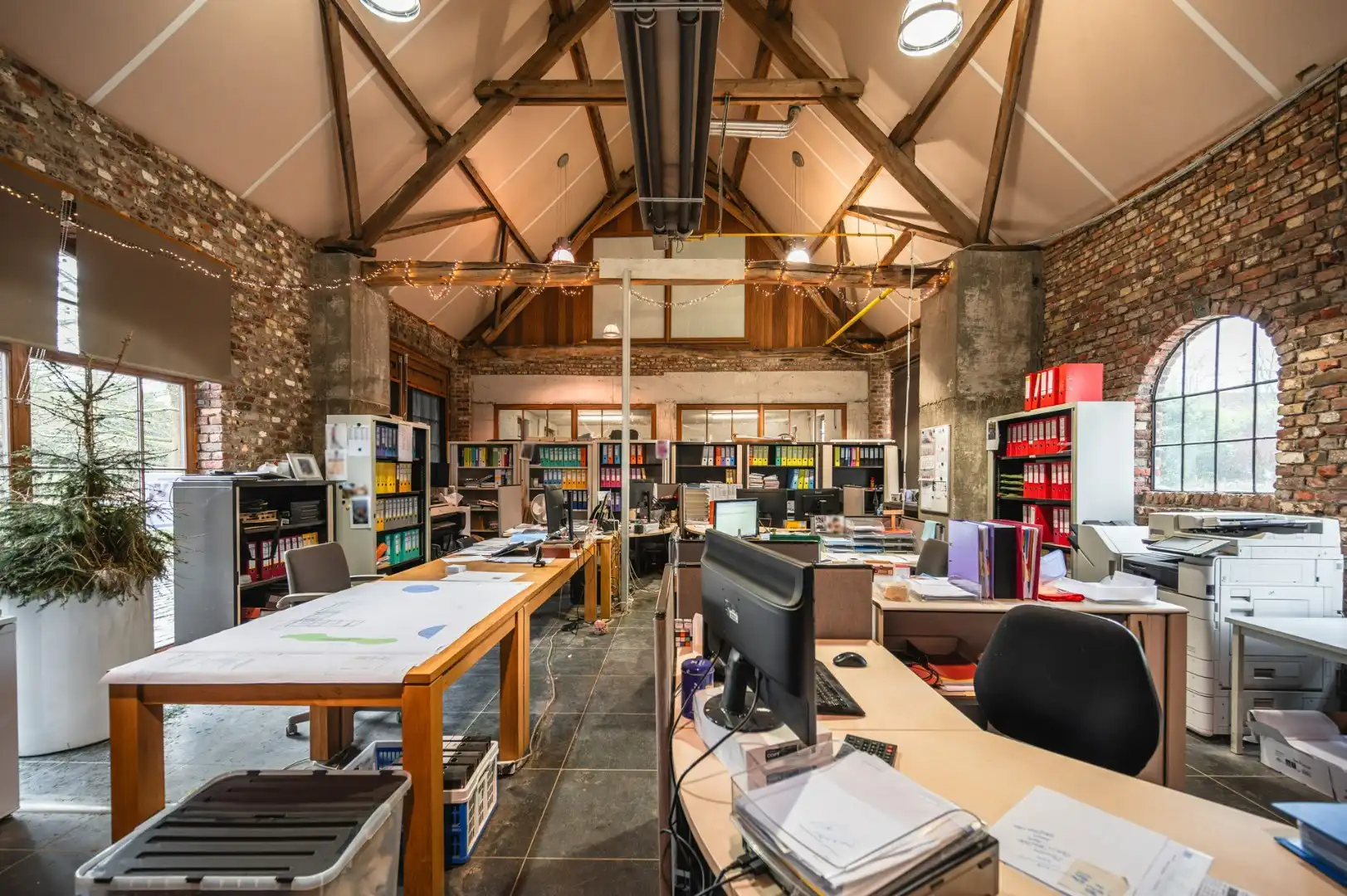 Unieke vierkantshoeve op uitgestrekt domein, geschikt voor diverse doeleinden  foto 4