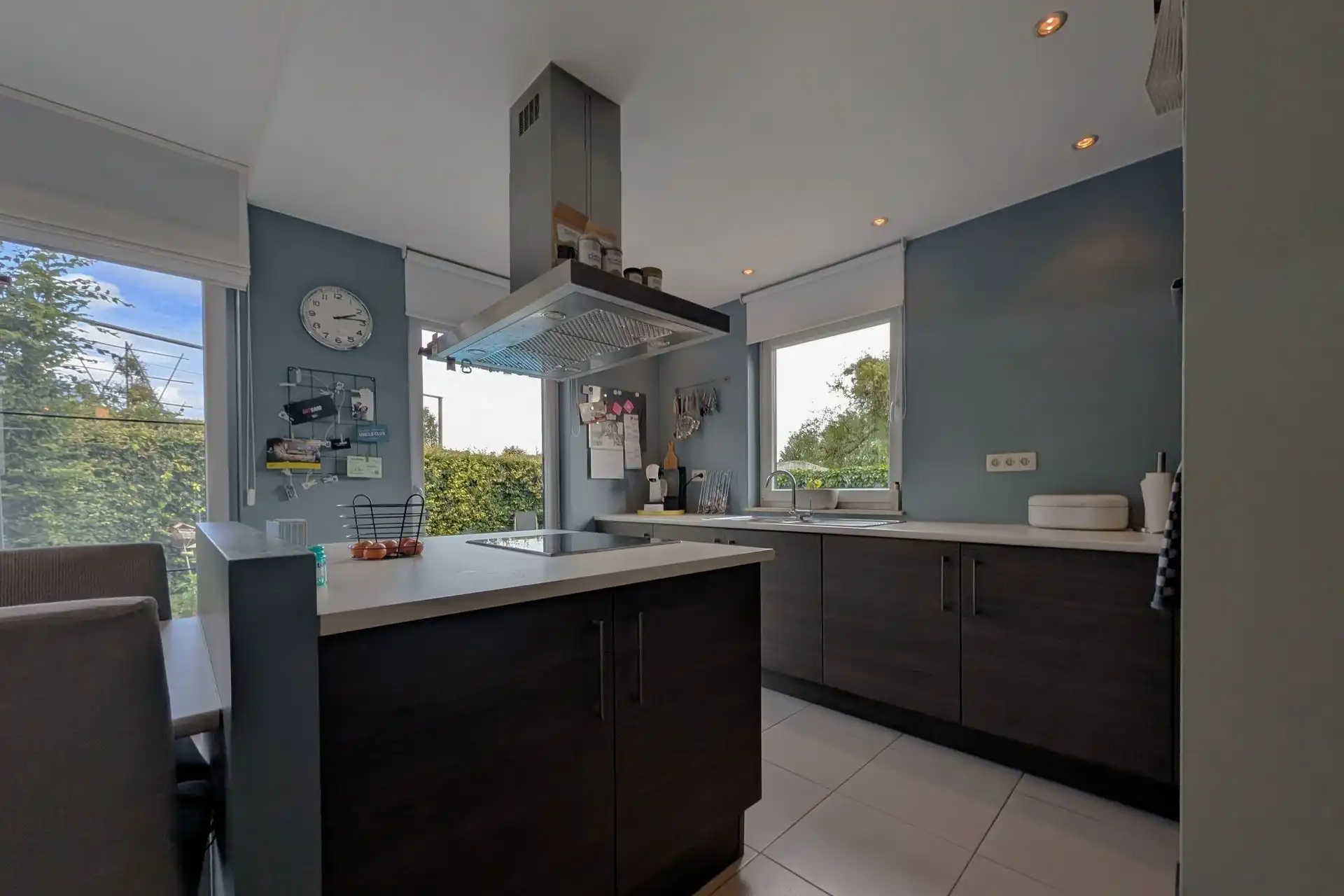 Instapklare halfopen woning met 3 slaapkamers en zwembad te Bilzen foto 8