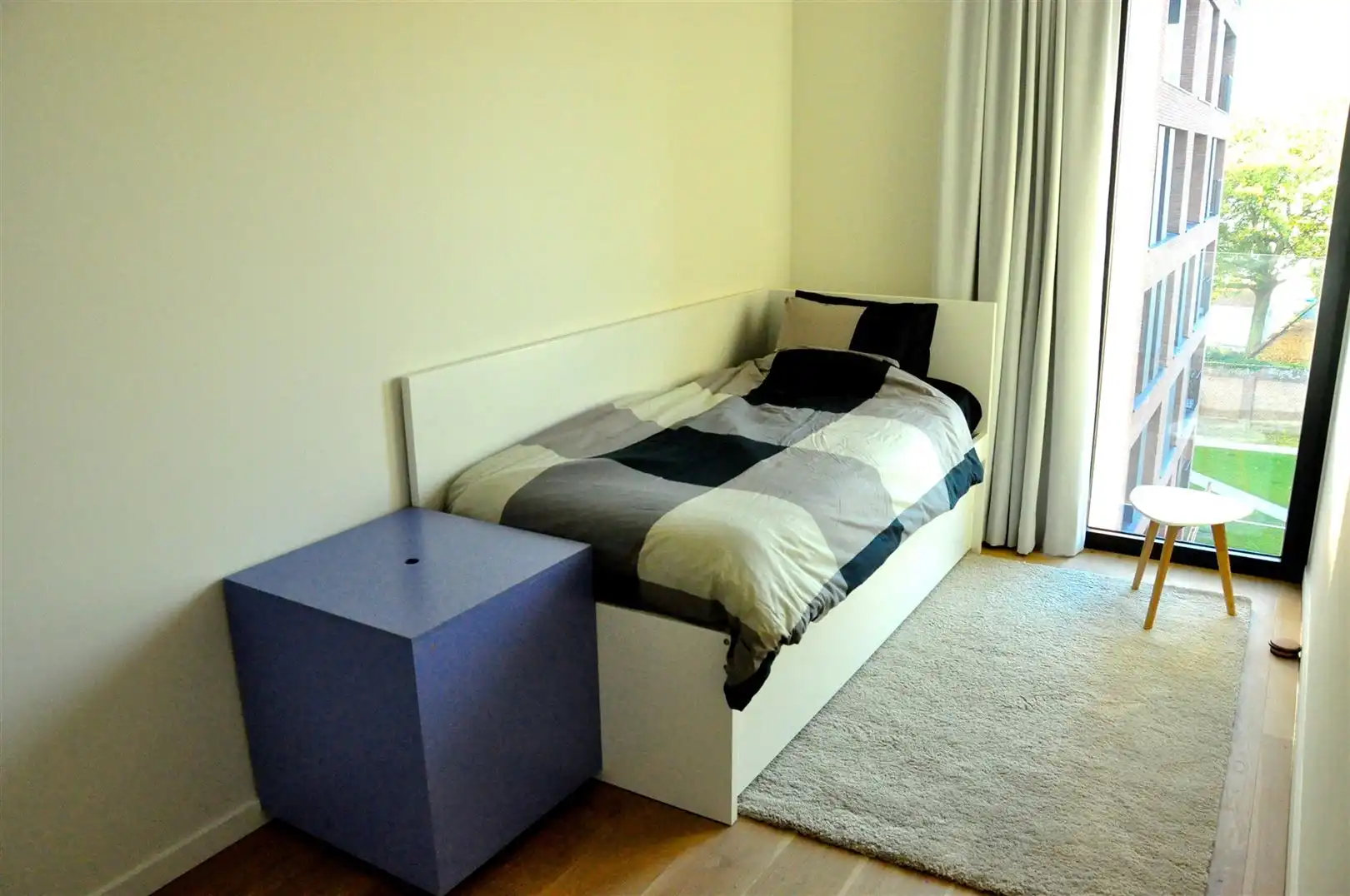 Gemeubeld 2-slaapkamerappartement met terras en parking! foto 13