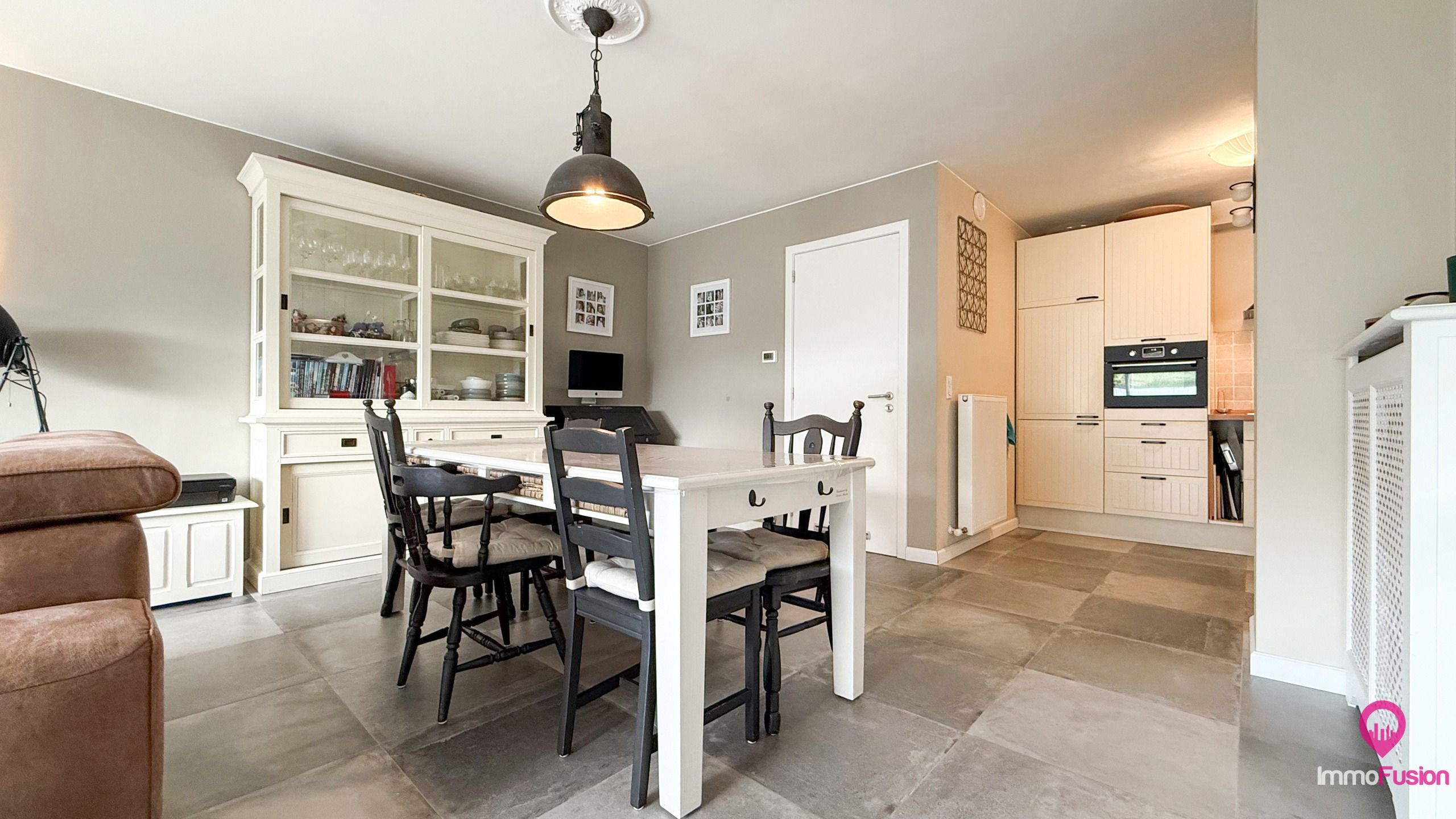 Instapklare gezinswoning met 3 slpks en zonnige tuin! foto 9