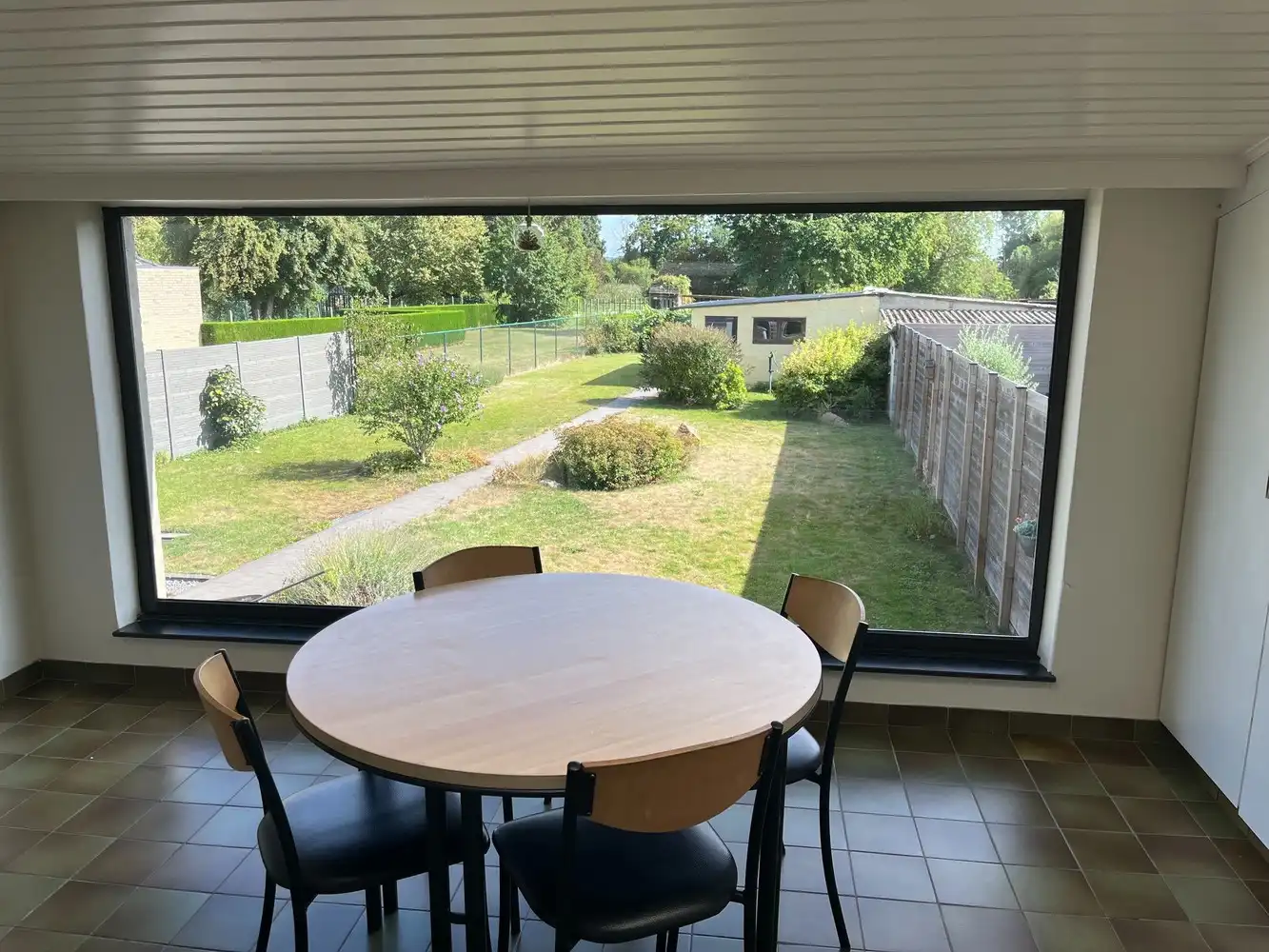 Ruime, instapklare halfvrijstaande woning op een perceel van 1.609 m² in het landelijke Boorsem! foto 4