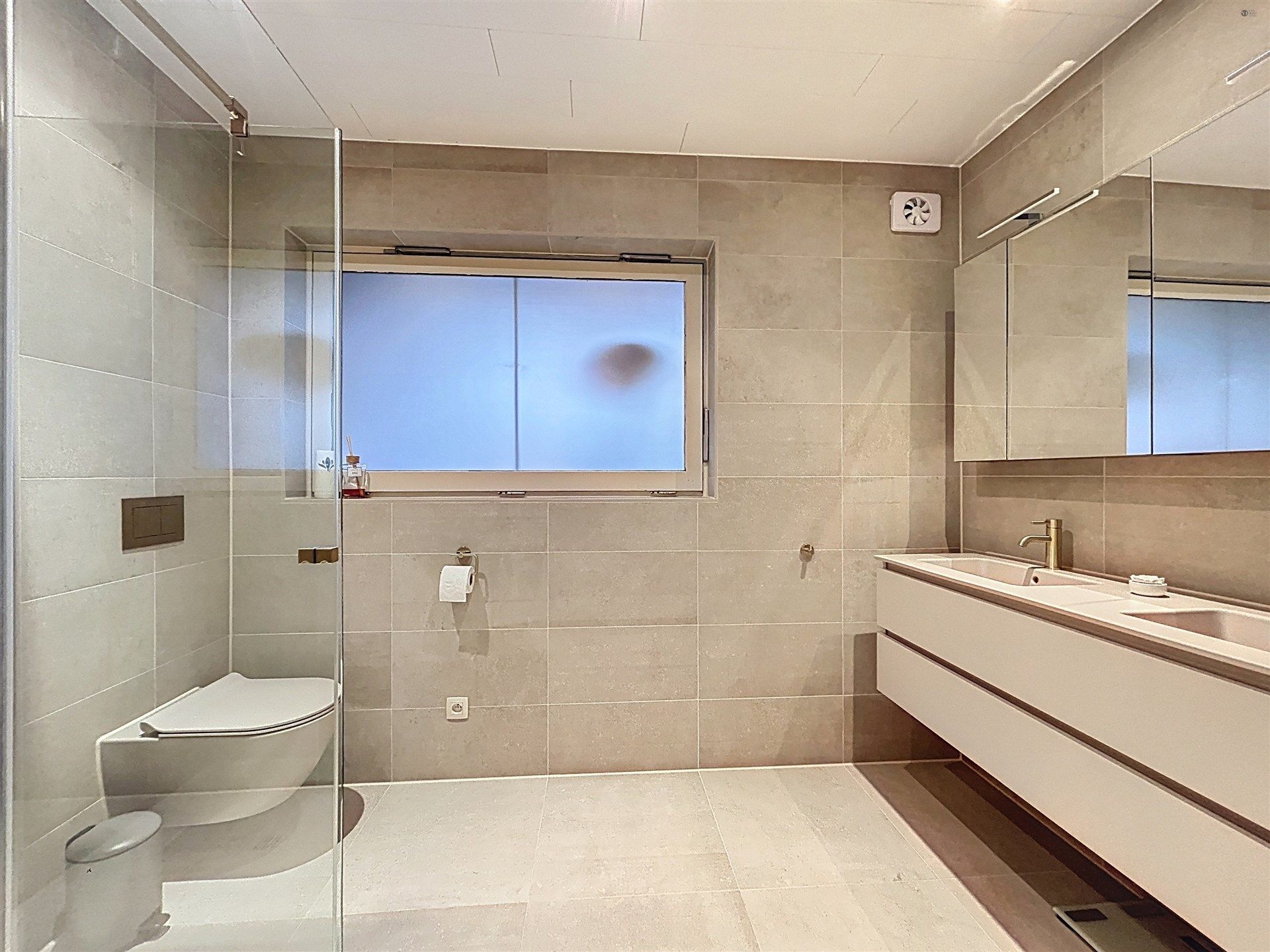 Half open bebouwing met 4 slaapkamer en garage op perceel van 433m² foto 8