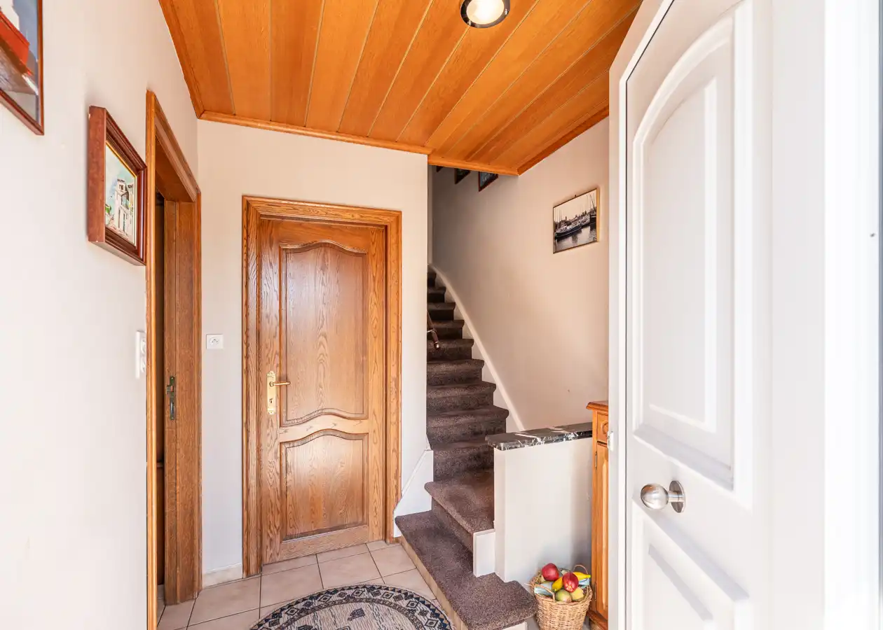 Verzorgde woning, open zicht, zonnige tuin en 3 slaapkamers foto 2