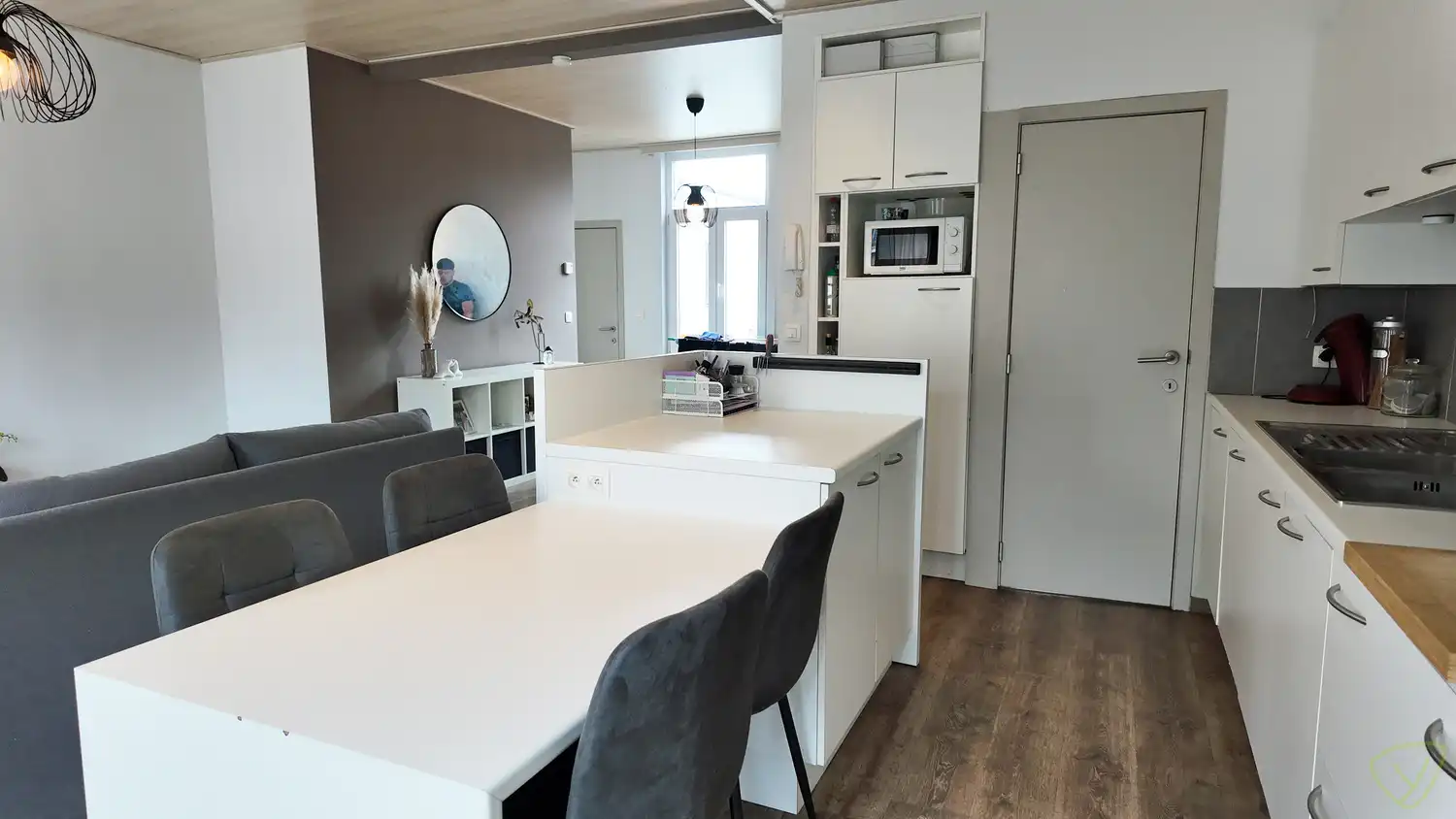Duplex appartement te huur net buiten het centrum van Eeklo foto 6