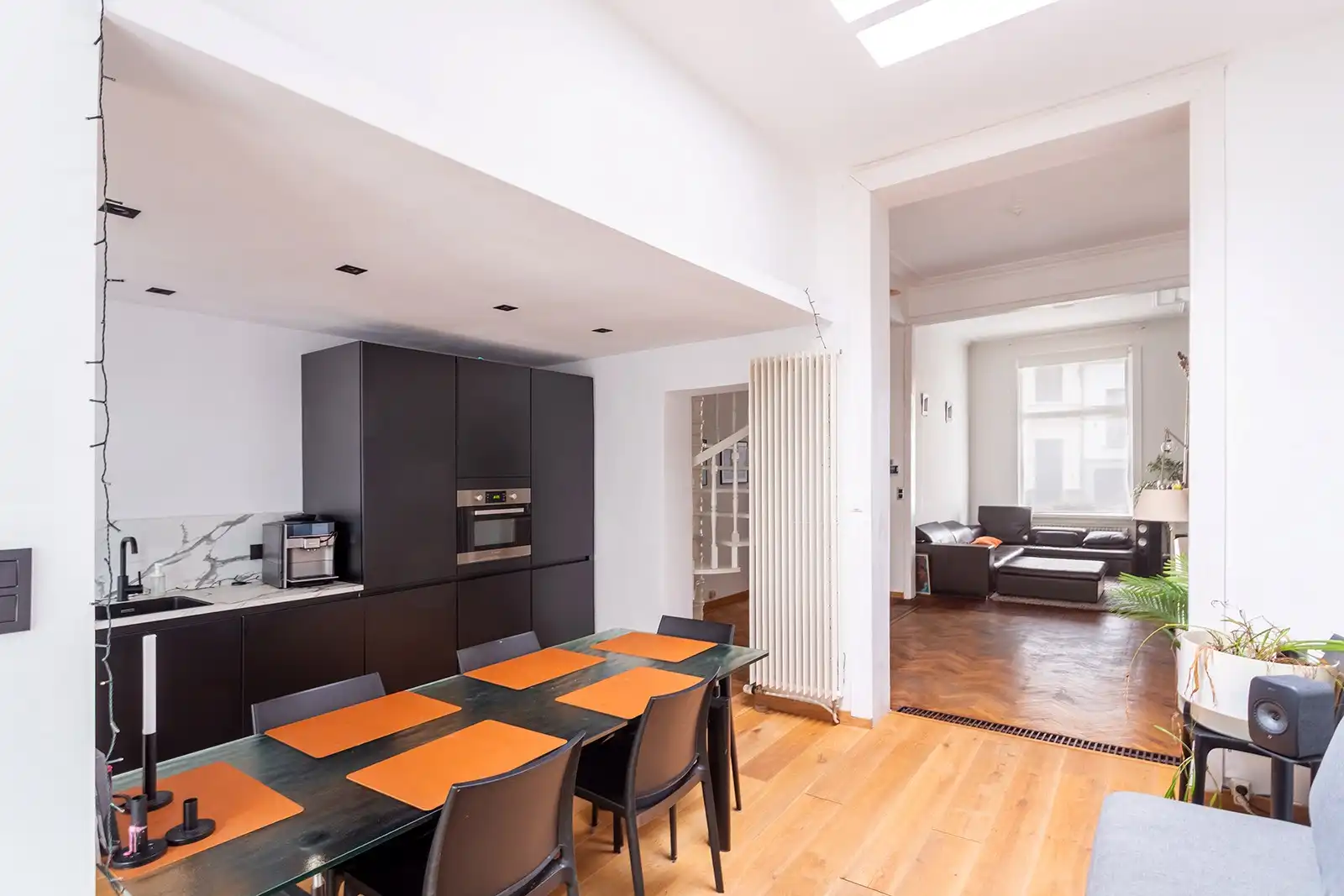 Charmante authentieke woning met 3 slaapkamers en stadstuin nabij Markgravelei foto 3