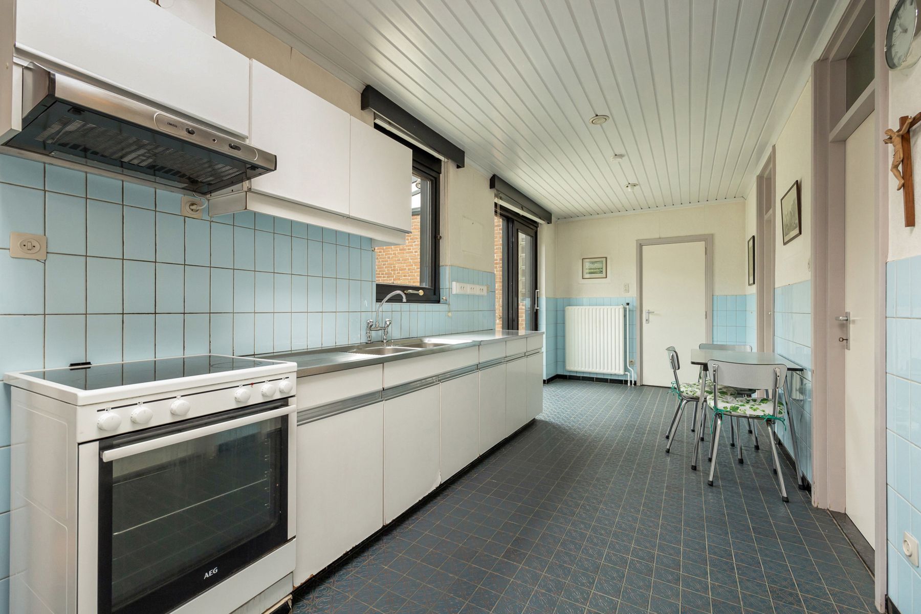 Laagbouwwoning met inpandige garage op een perceel van 561 m² in het centrum van Minderhout. foto 7