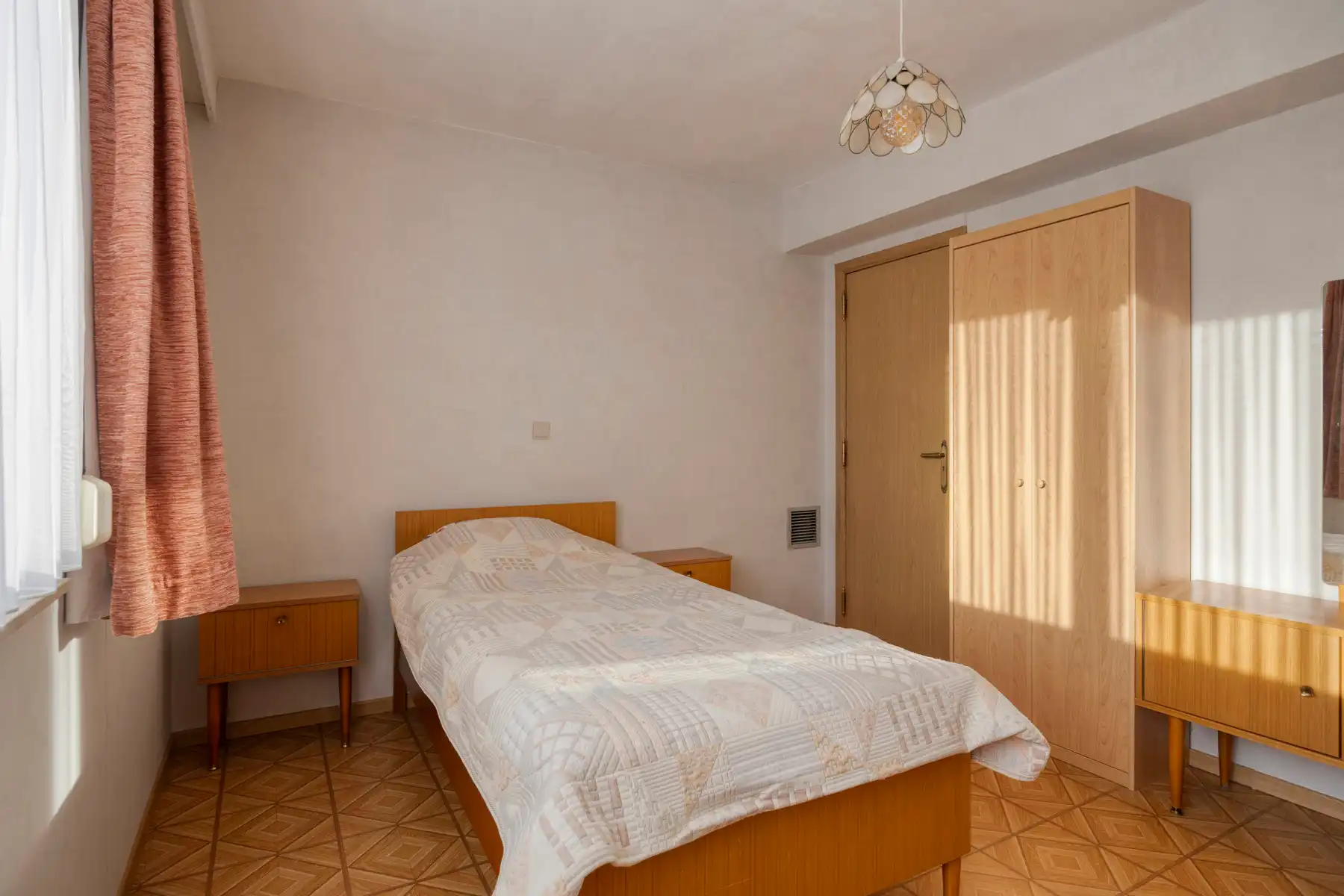 Rustig gelegen rijwoning met 3 slaapkamers foto 11