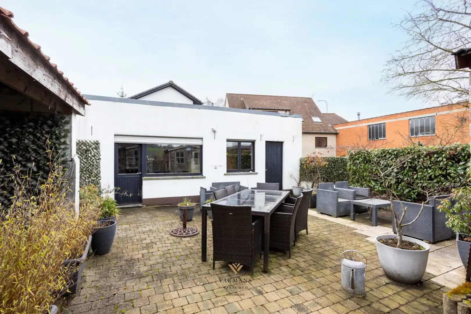 Ruime en charmante alleenstaande woning met 5 slaapkamers en 2 badkamers foto 39