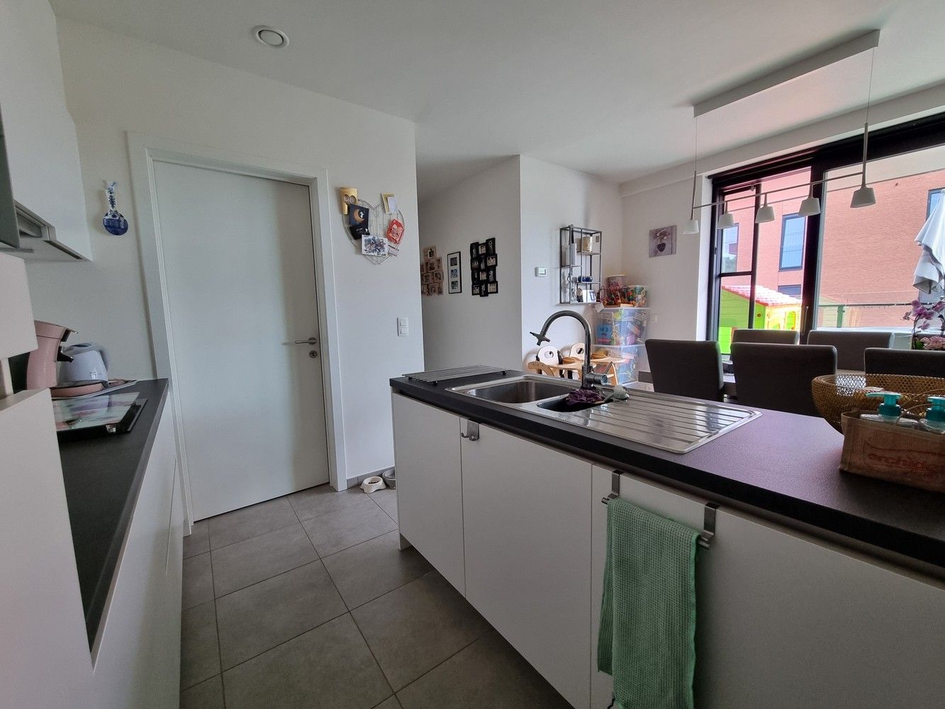 Prachtig energiezuinig appartement (93m² + 21m² terras) incl. autostaanplaats en kelderberging! foto 8