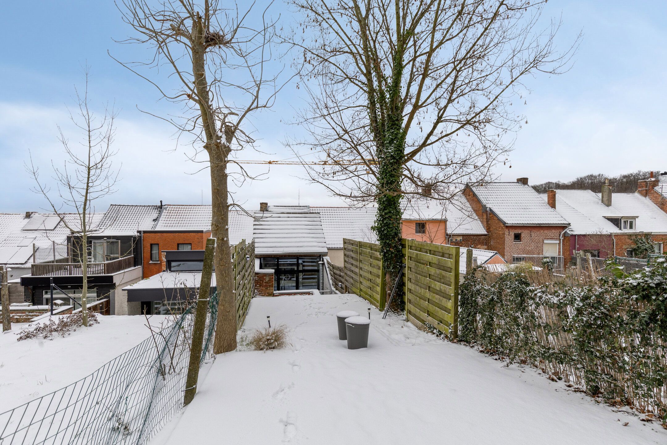 Instapklaar triplex appartement met terras en tuin foto 14