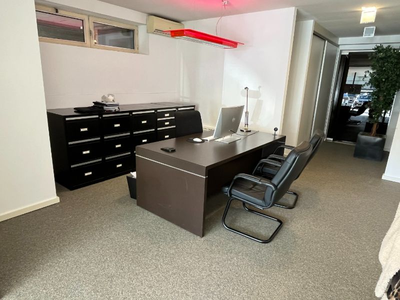 Commercieel pand van 180m² gelegen in het centrum van Genk, tegenover Shopping1. foto 10