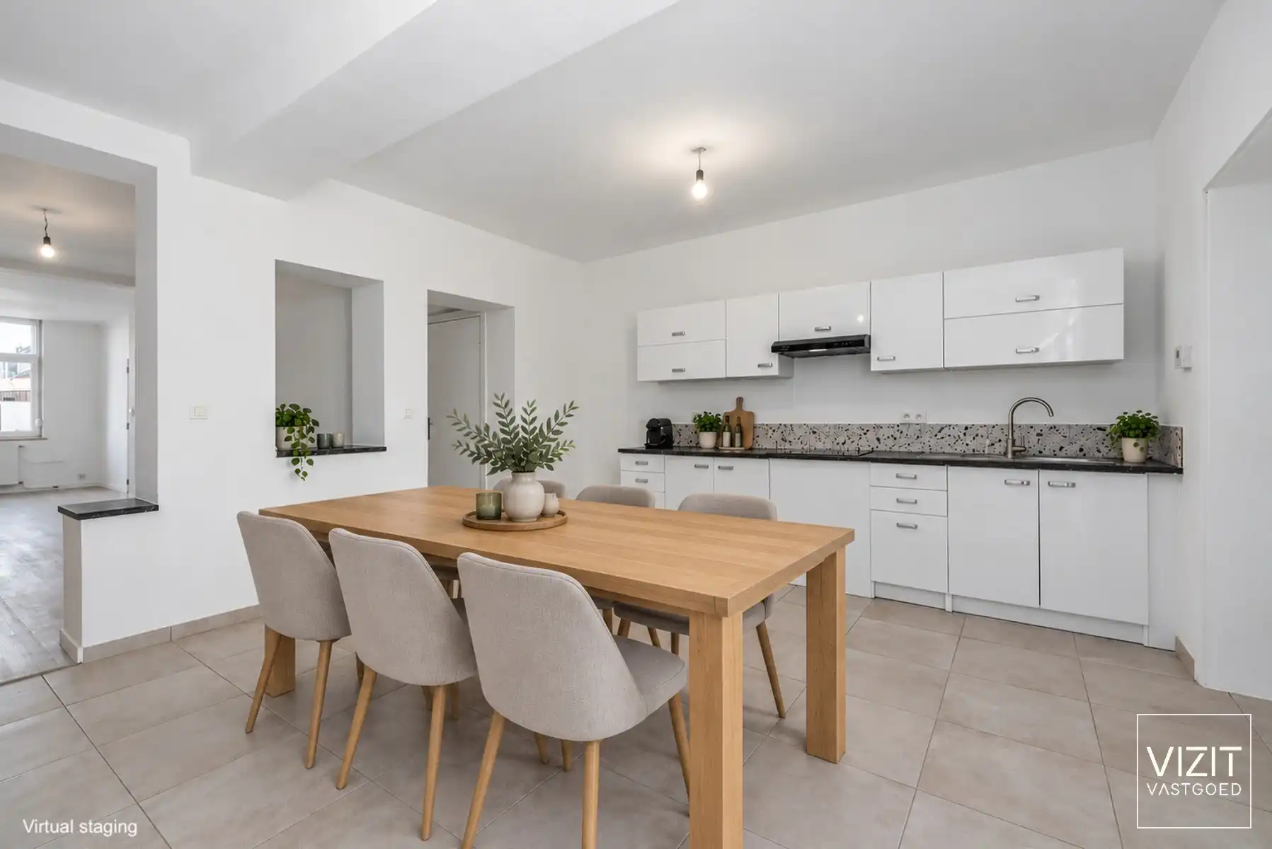 Volledig gerenoveerde woning met stadstuin foto {{pictureIndex}}