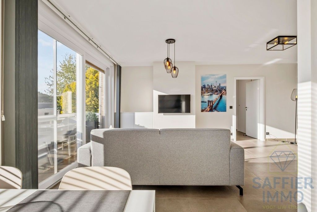 Instapklaar en volledig gerenoveerd appartement te koop in Roeselare foto 4