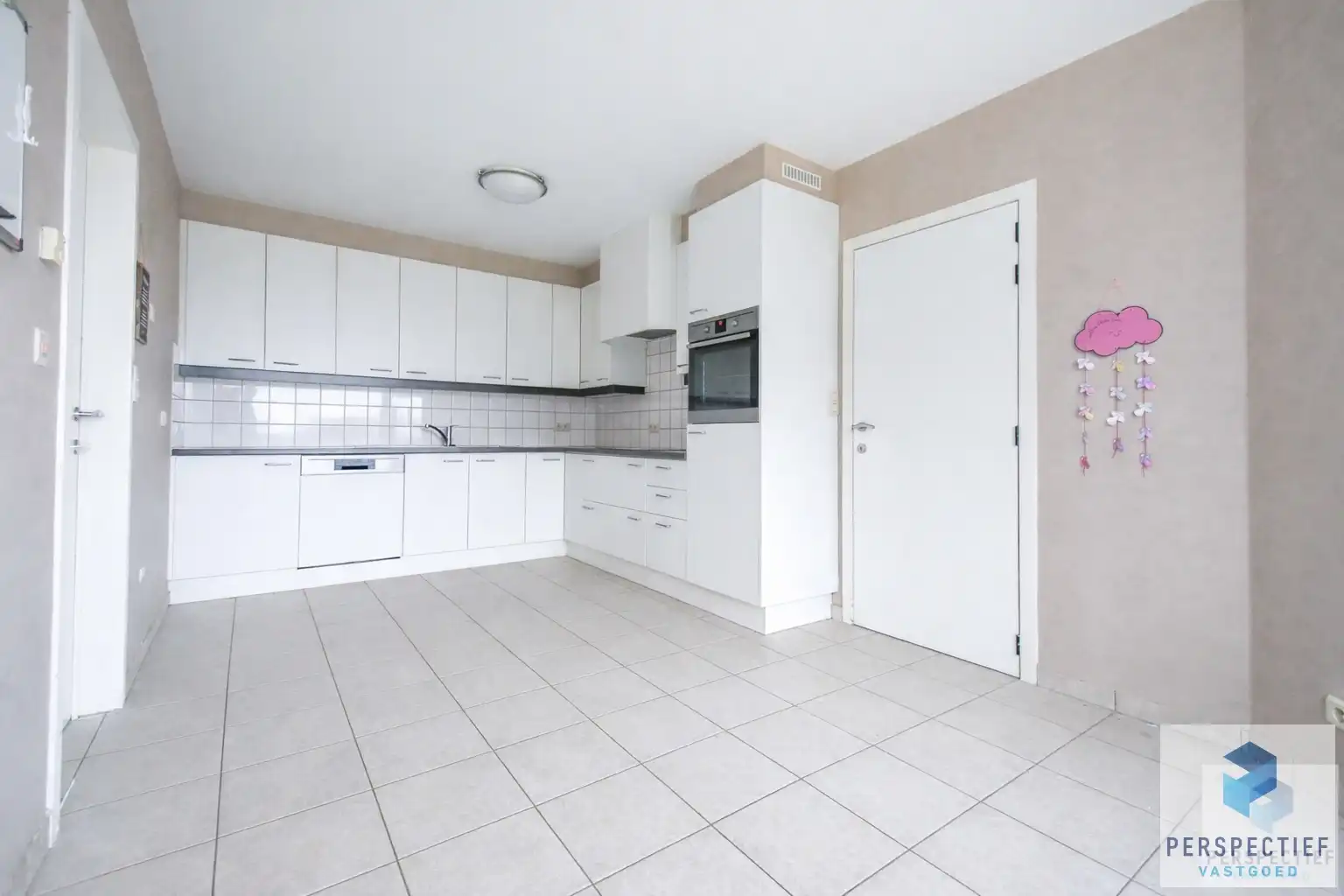 Opvallend ruime en lichtrijke villa met 5 slpks en grote tuin in een landelijke omgeving foto 5