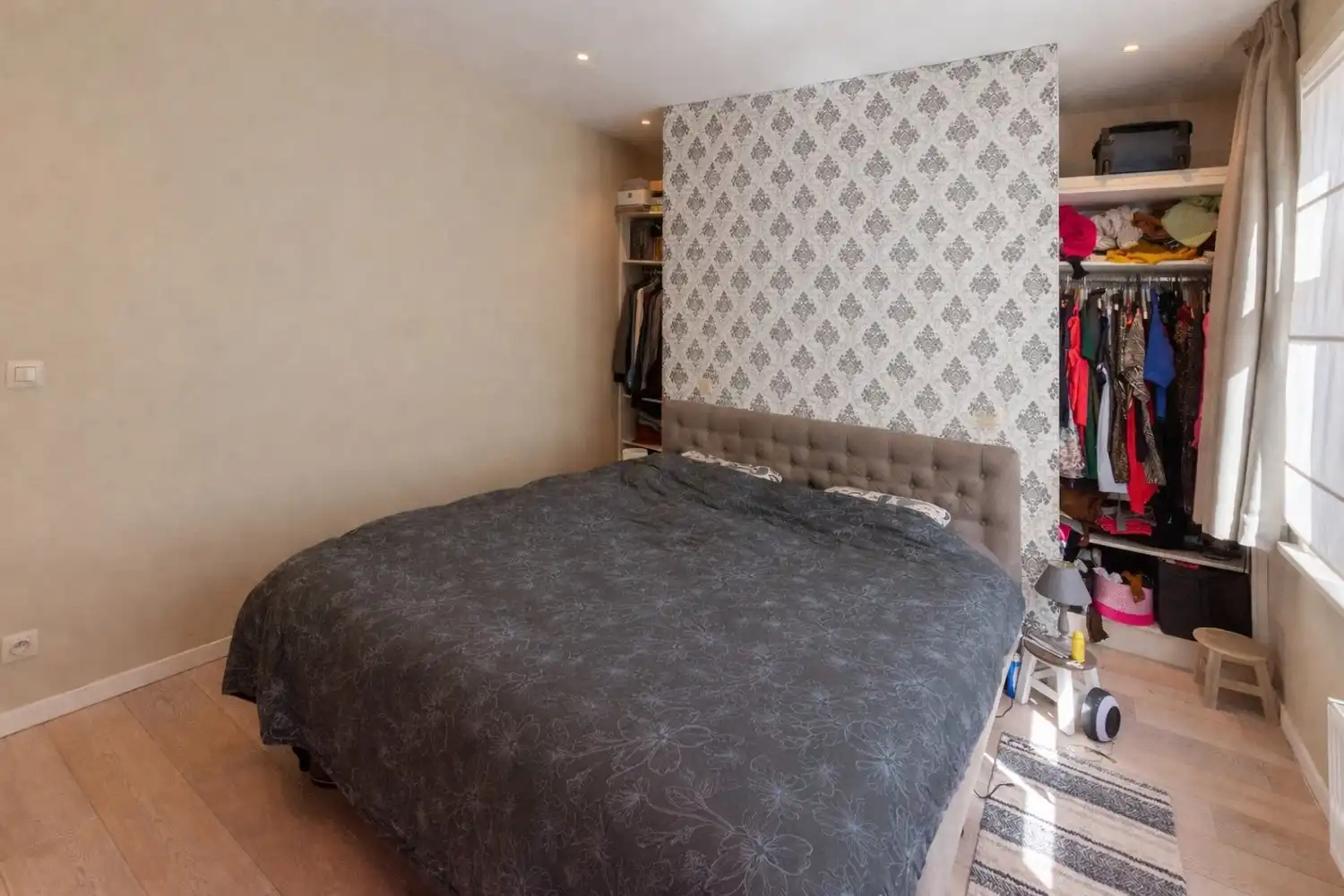 Brugge centrum, Instapklaar degelijk gerenoveerd energiezuinig  lichtrijk woonhuis  met 3 slaapkamers en koer foto 10