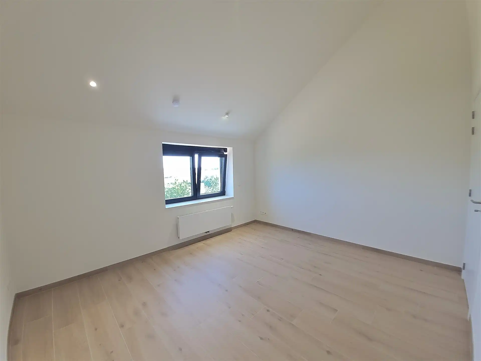 Nieuwbouw woning met 3 slaapkamers en tuin op toplocatie foto 15