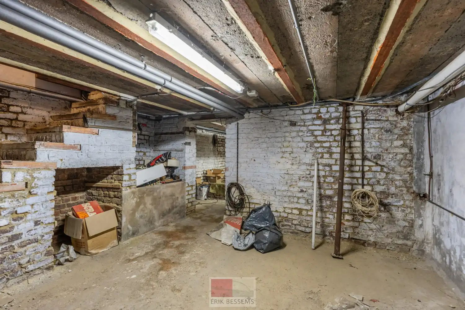 Unieke te renoveren investeringsopportuniteit met 7 mogelijke wooneenheden (huidige toestand niet vergund!), grenzend aan zowel de Millerdries als de Van Den Boschstraat in Riemst. foto 71