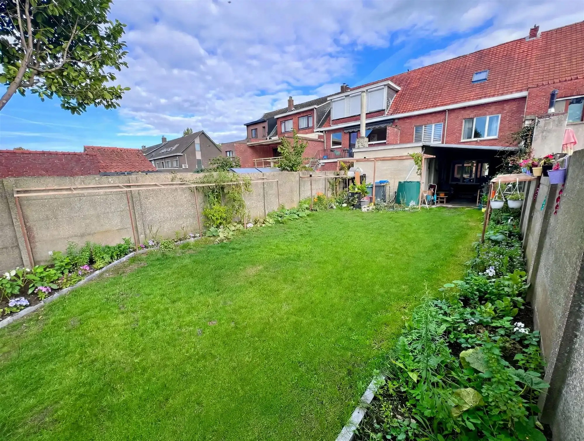 Huis met 5 slpks, 2 badk, dubbele oprit en tuin op 250 m² foto 12