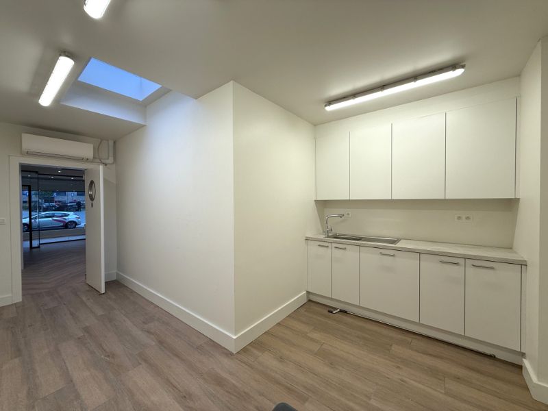 Handelspand of kantoor op toplocatie in de winkelstraat van Temse foto 9