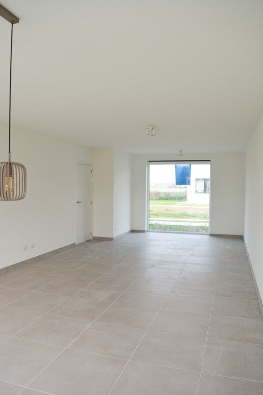 Instapklare nieuwbouwwoning met zonnige tuin te Roeselare foto 6