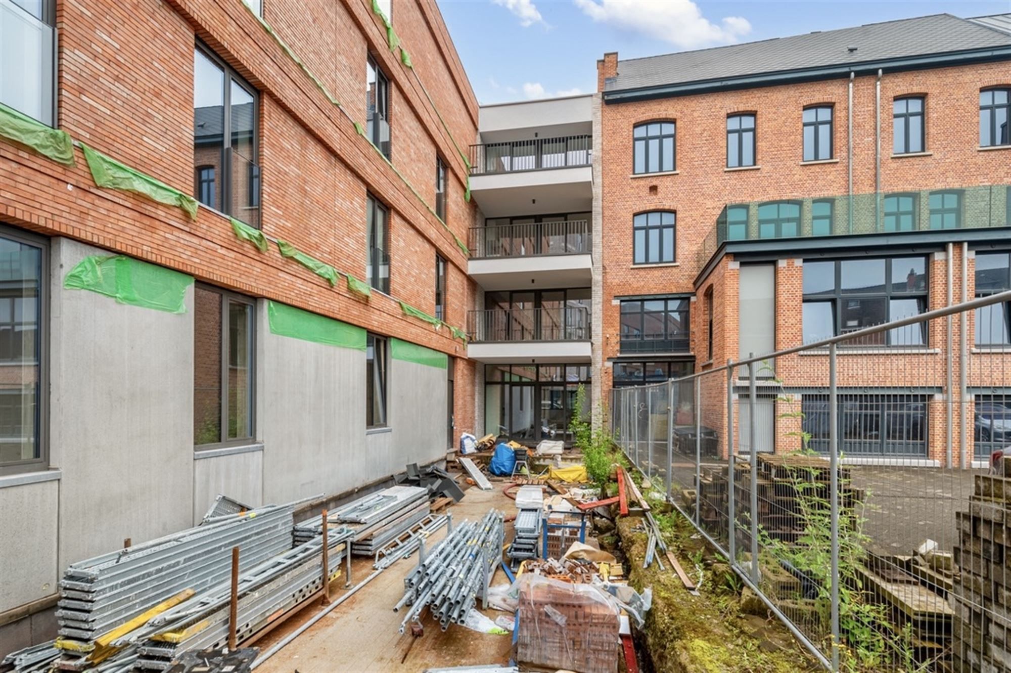 Knap nieuwbouwappartement met 2 slpks en terras foto 3