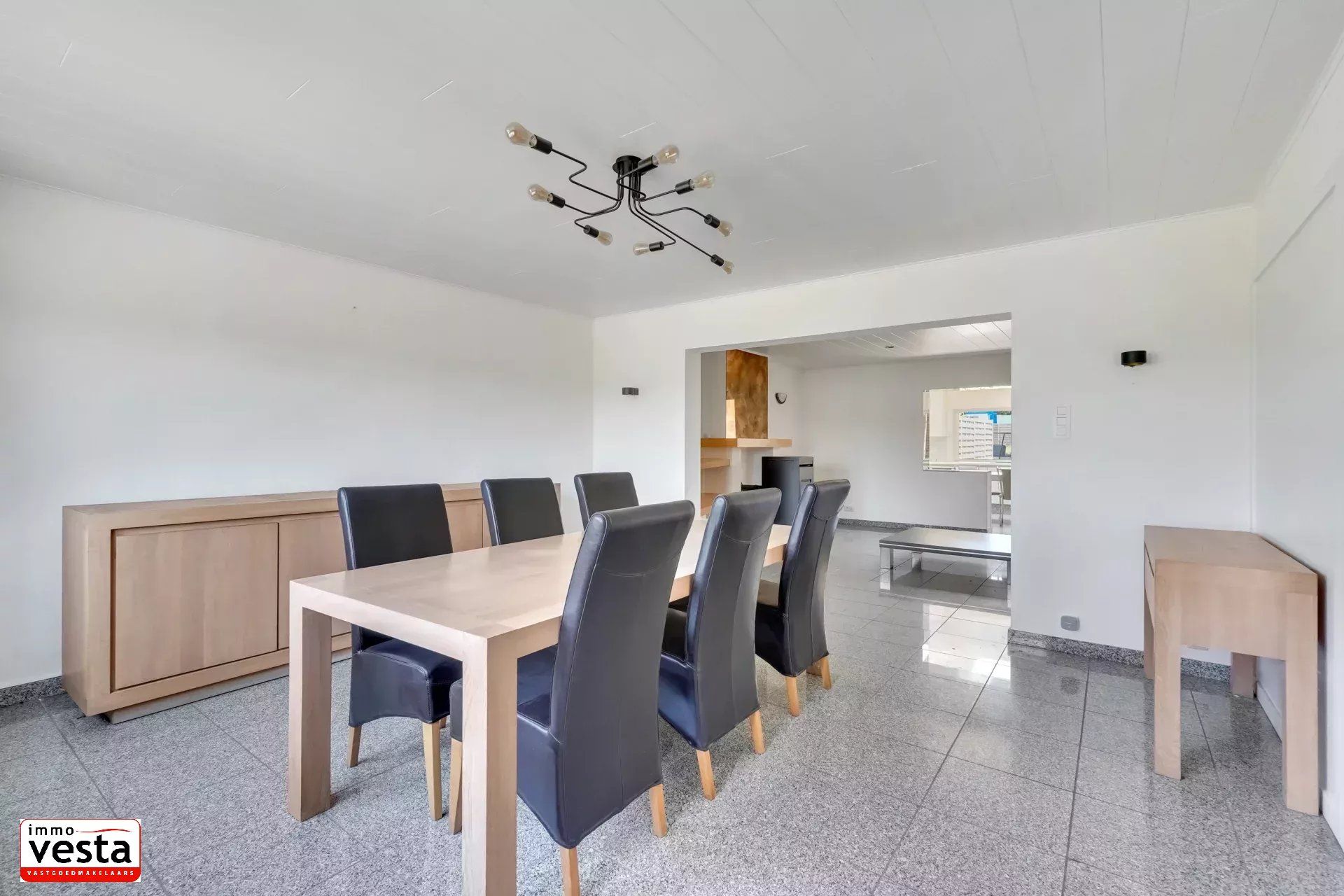 Ruime , landelijk gelegen woning met loods foto 5