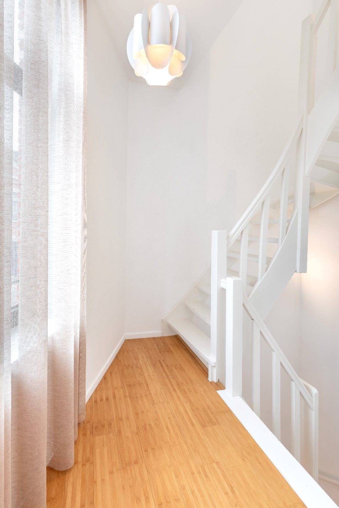 Prachtig gerenoveerde hoekwoning! foto 6