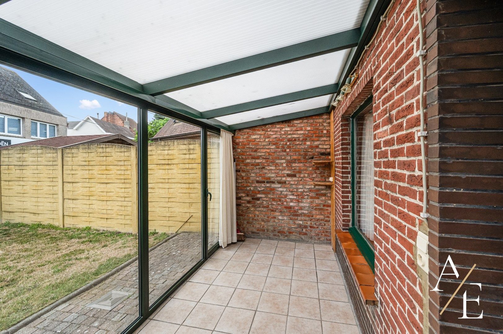 BERLARE - Te renoveren woning met tuin/parking/garage. foto 11