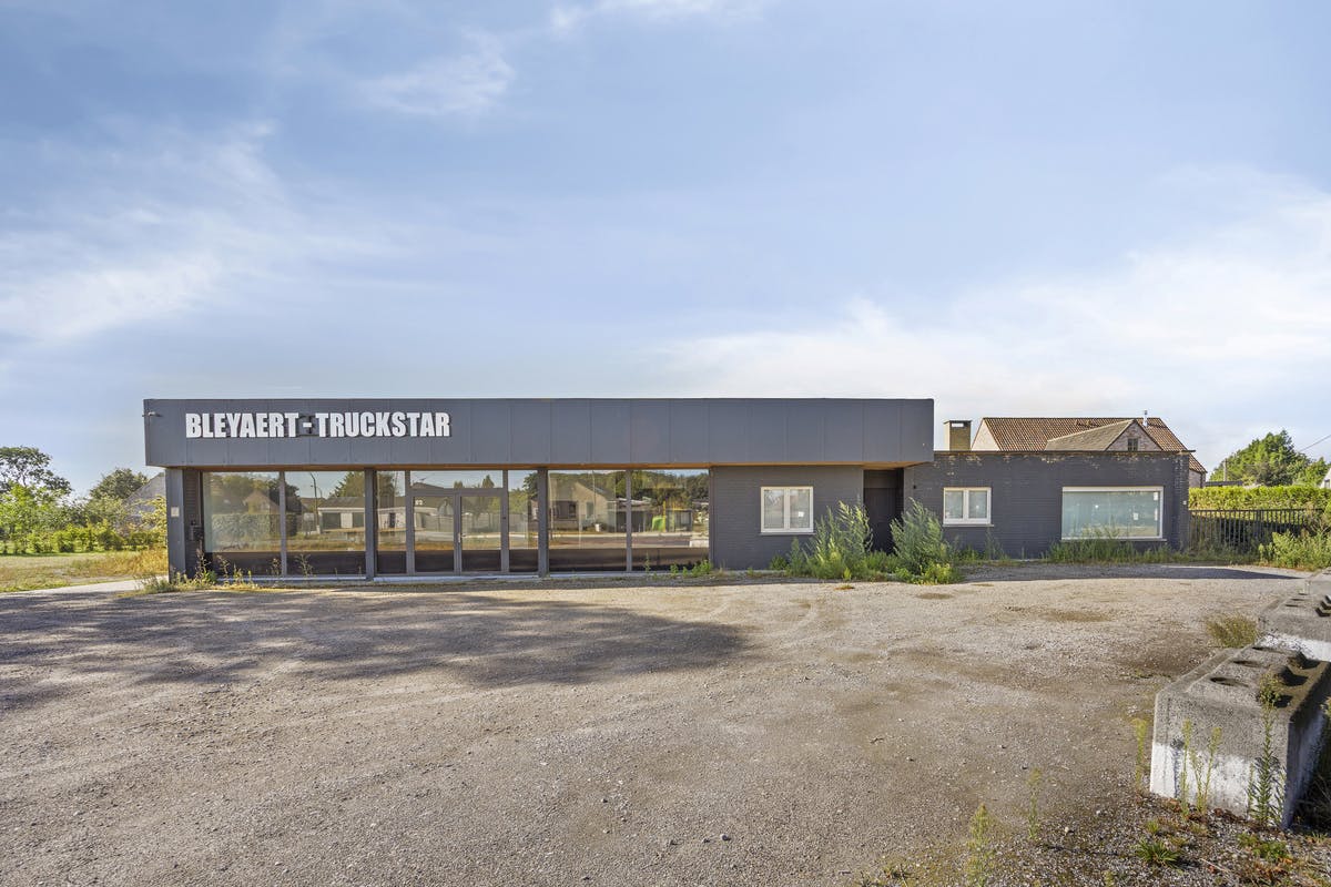 Magazijn met woonst en burelen in Adegem (Maldegem) foto 5