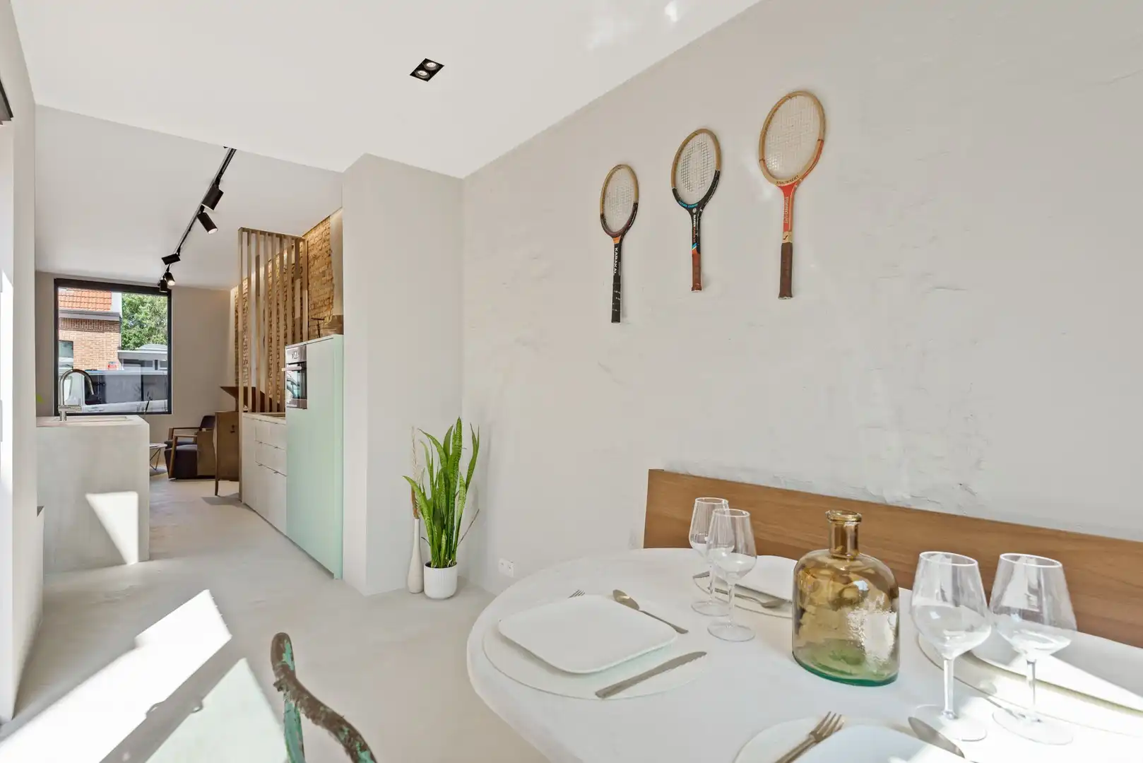 Prachtig gerenoveerde woning met gezellige en zonnige buitenruimte in rustige eenrichtingsstraat foto 10
