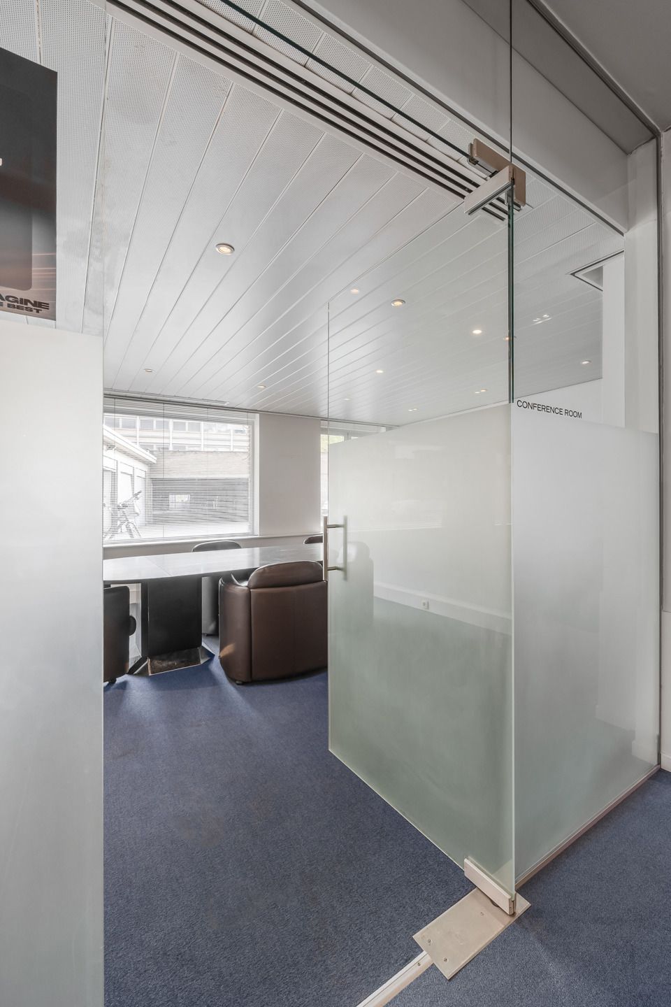 Commercieel handelspand (236m²) op centrale ligging foto 21