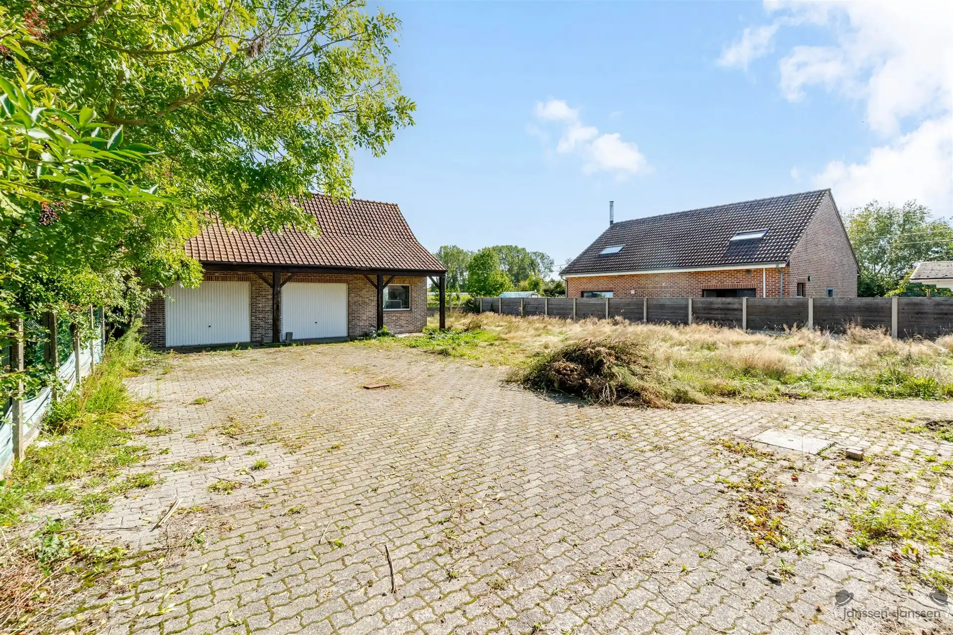 Karaktervolle woning met dubbele garage foto 22