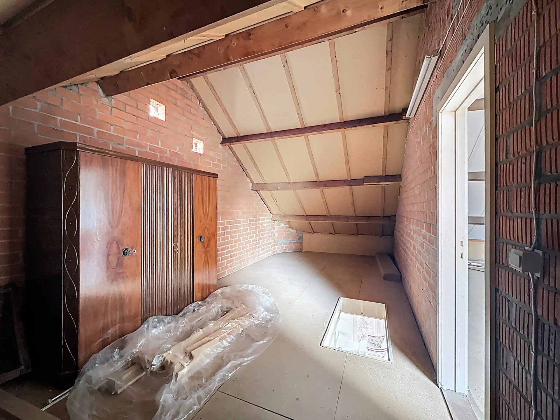 Recent gerenoveerde woning met 3 ruime slaapkamers en kleine tuin vlakbij het centrum. foto 27