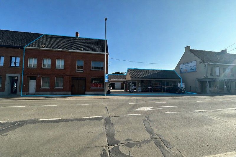 UNIEKE OPPORTUNITEIT LANGS DE KORTRIJKSEWEG IN WAREGEM – WONEN EN WERKEN COMBINEREN OP TOPLOCATIE! foto {{pictureIndex}}