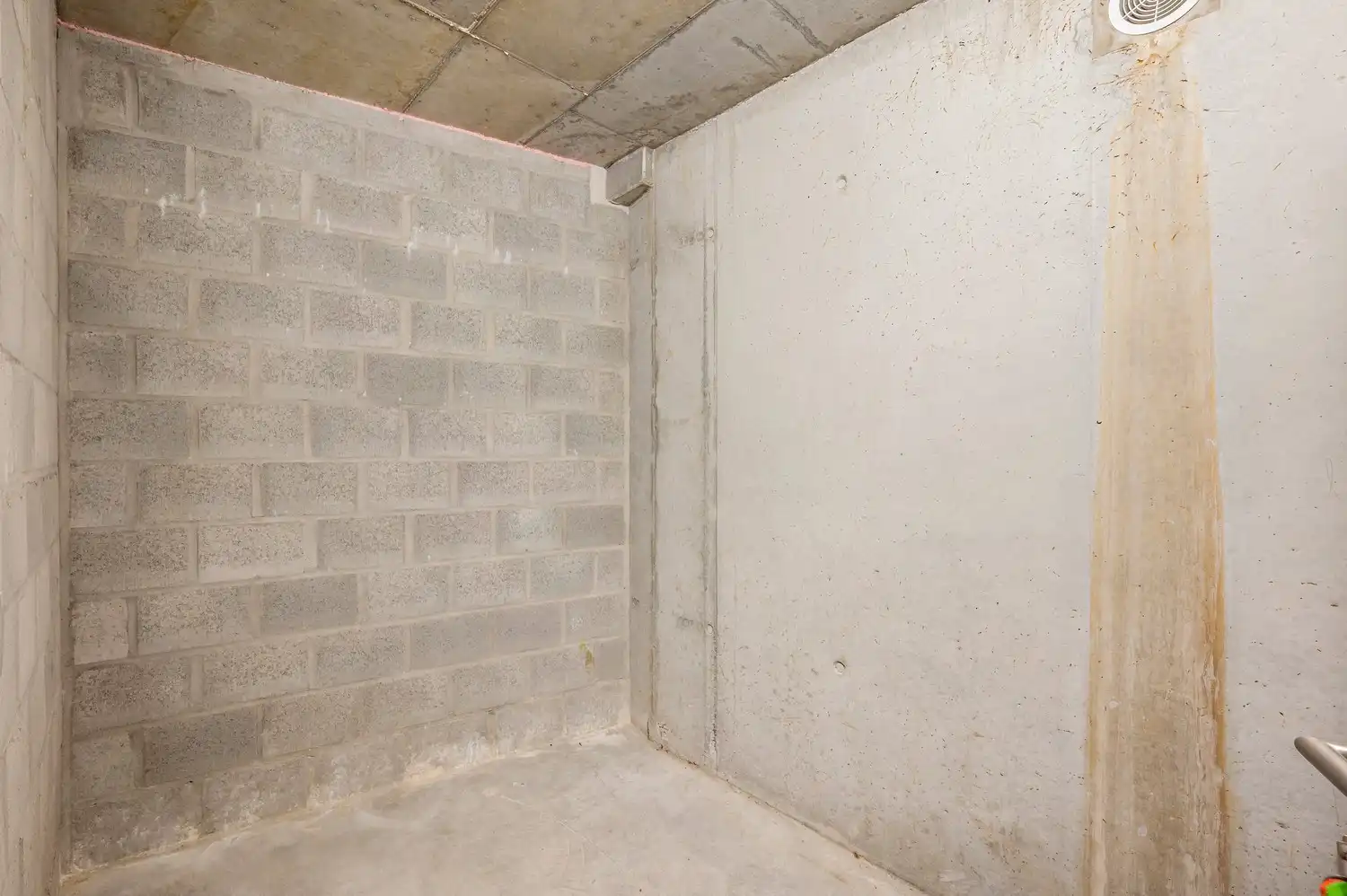 PRACHTIG 3 SLAAPKAMER APPARTEMENT MET ONDERGRONDSE AUTO-STAANPLAATS EN AANPALENDE BERGING foto 20