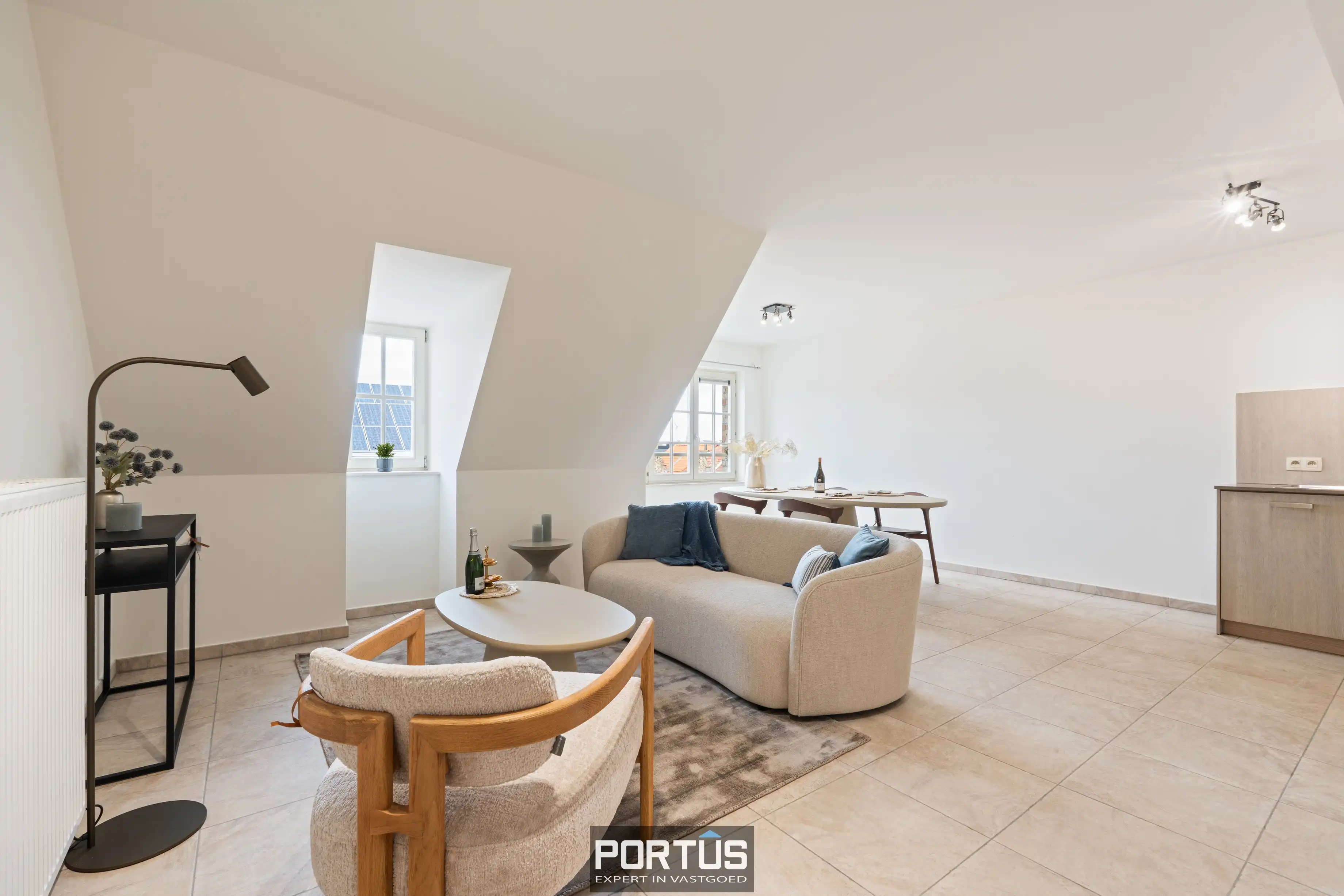 Instapklaar duplex appartement te koop te Nieuwpoort-Stad foto 3