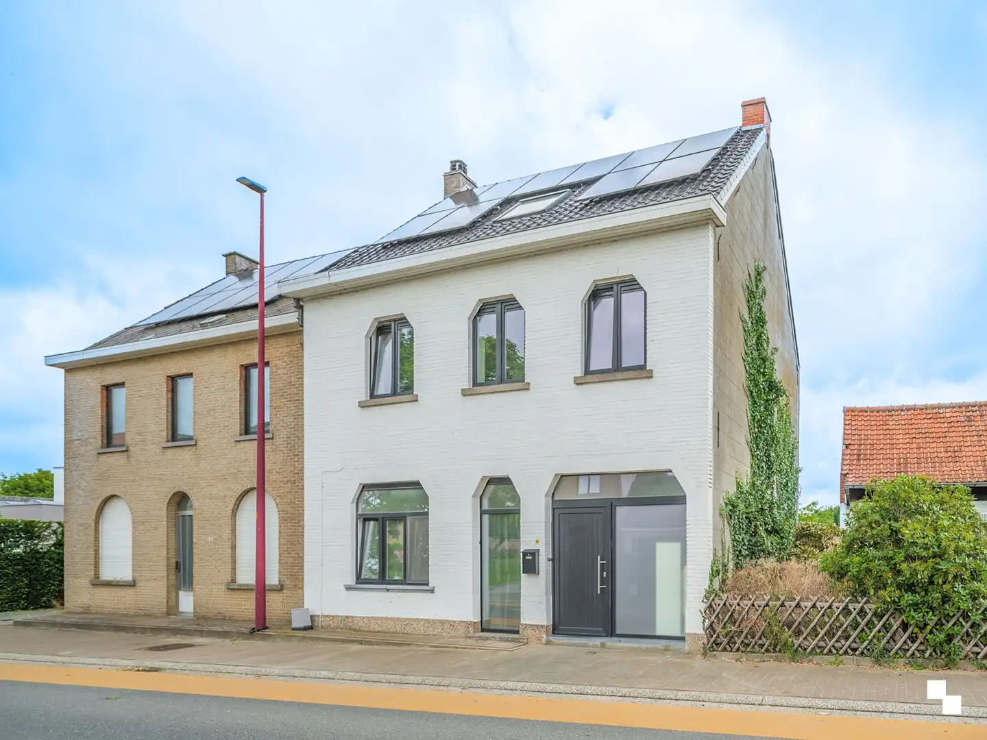 Lichtrijke woning met vier slaapkamers en zonnige tuin te Oosterzele foto 2