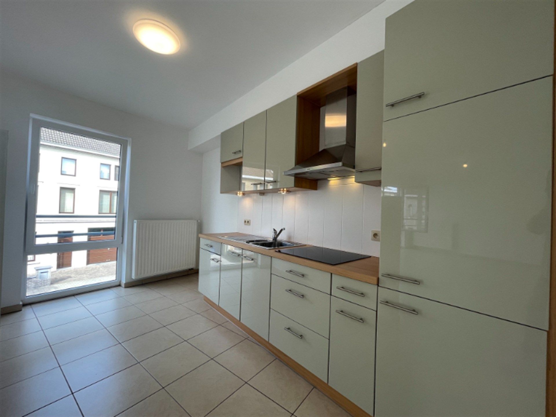 Appartement met 2 slaapkamers in centrum Aalst te huur foto 5