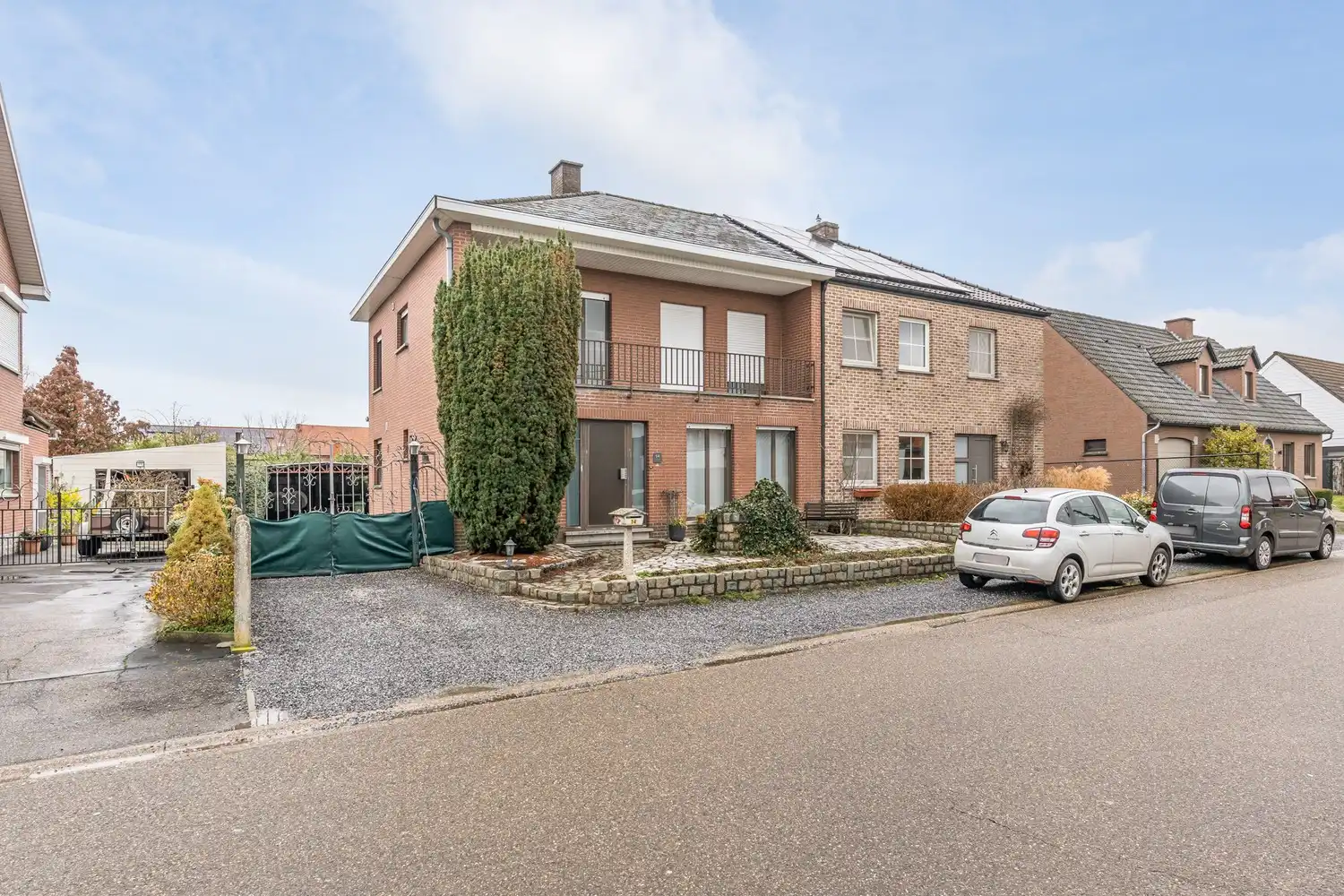 Halfopen gezinswoning met 3 slaapkamers, kelder en aangename tuin in Nieuwerkerken foto 24